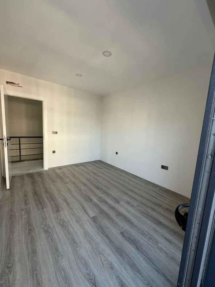 Alya Park Suit Interior - 11