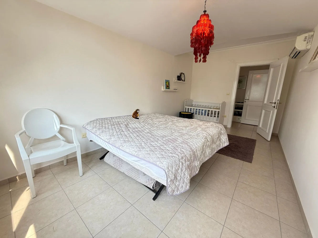 Olive City Interior - 12