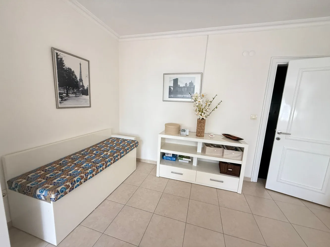 Olive City Interior - 17
