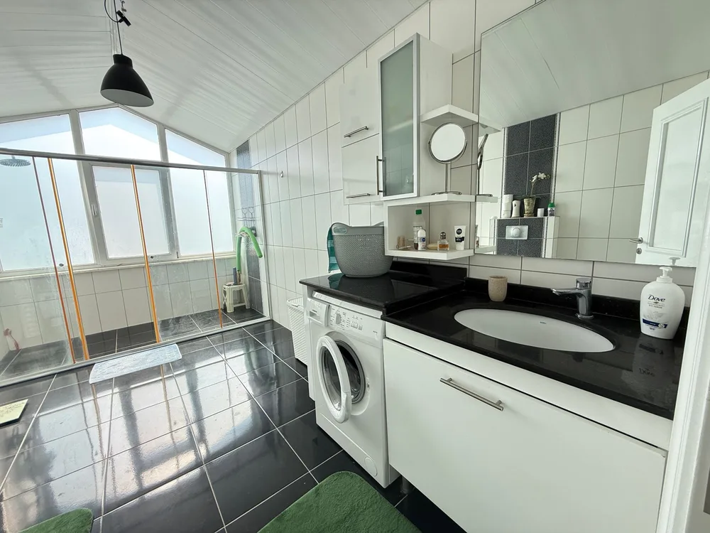 Olive City Interior - 22