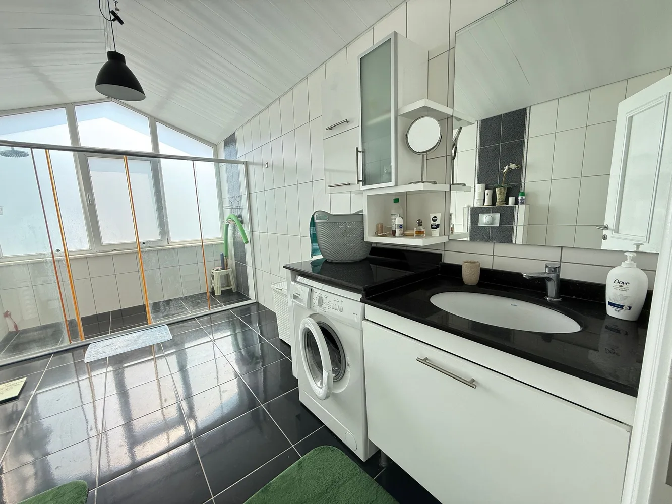 Olive City Interior - 22