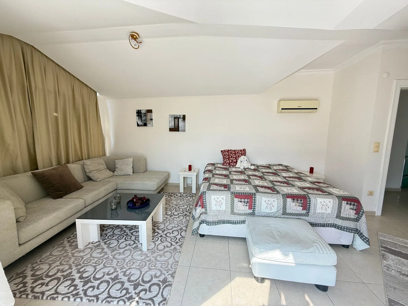 Olive City Interior - 25