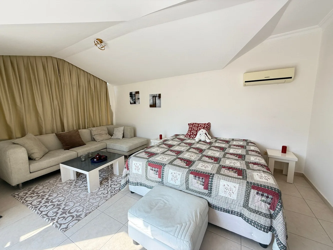 Olive City Interior - 26