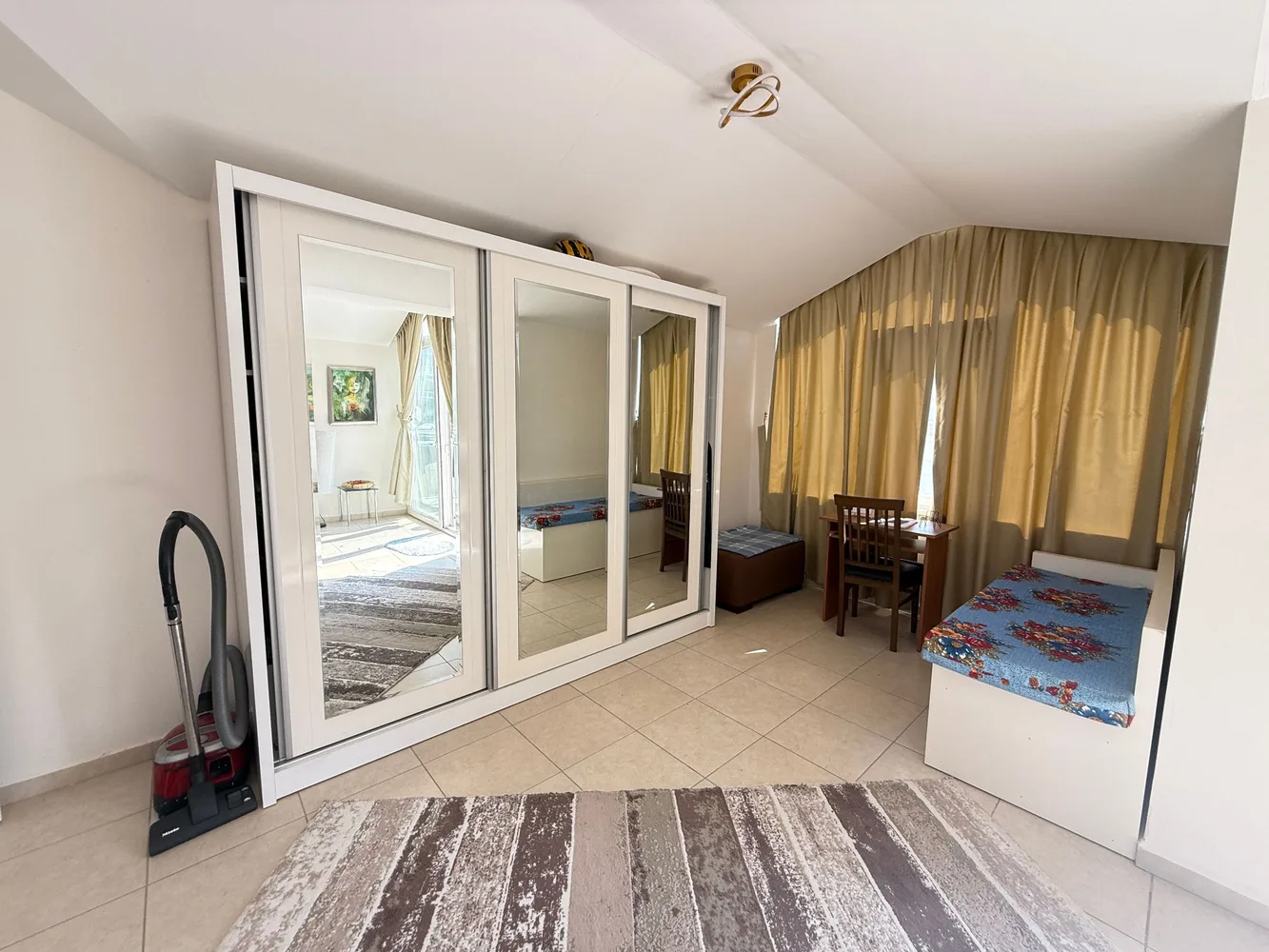 Olive City Interior - 31