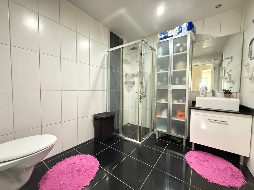 Olive City Interior - 36