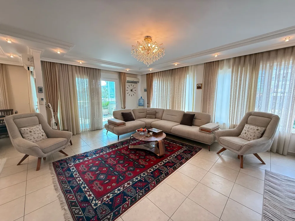 Olive City Interior - 39