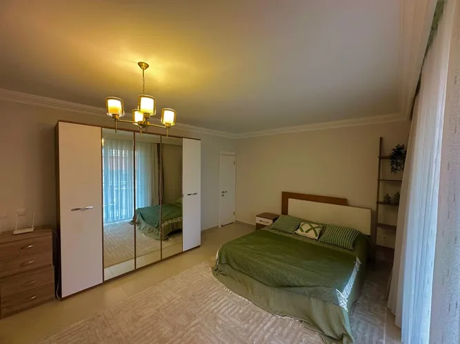 , Interior - 4