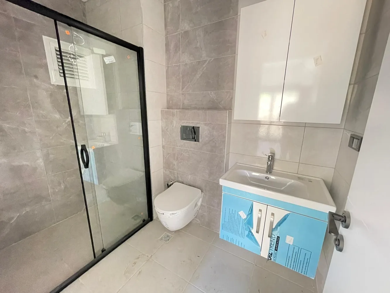 Pool-Facing New Apartment in Aina Garden Alanya Interior - 11