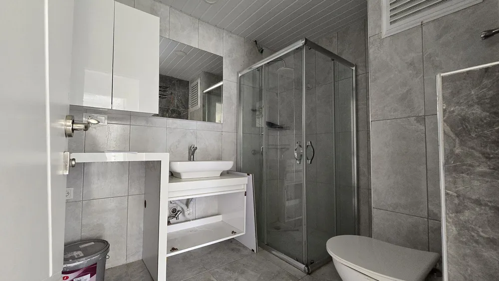 Bay 5 Residence Interior - 8