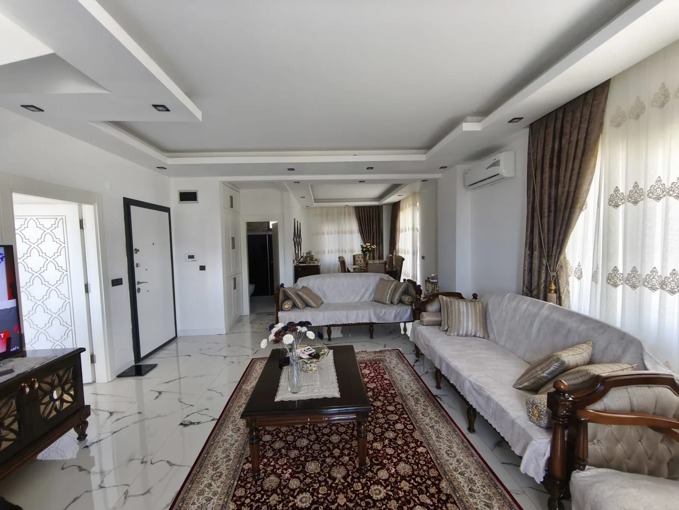Gold Premium 1 Interior - 3