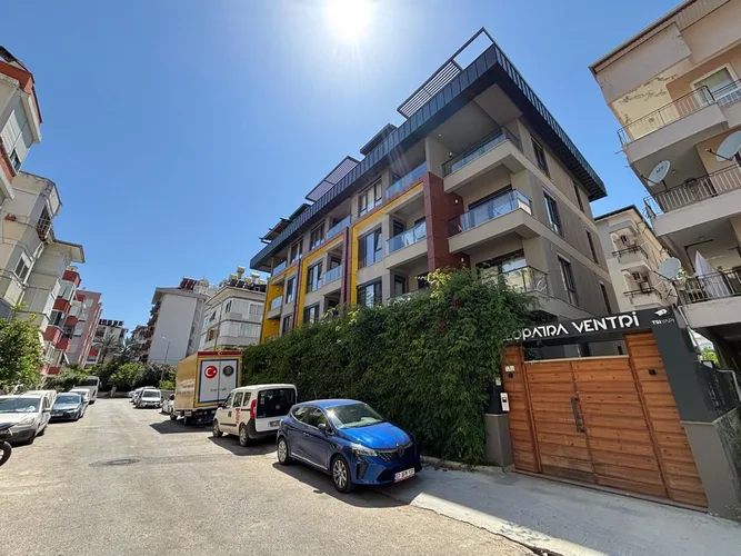 Tsi Ventri Cleopatra, Exterior - 2