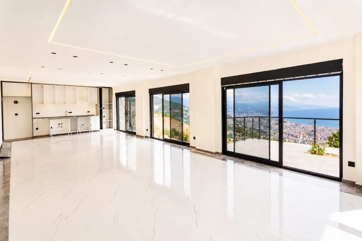 Stunning Mansion-Style Villa for Sale in Alanya Interior - 11