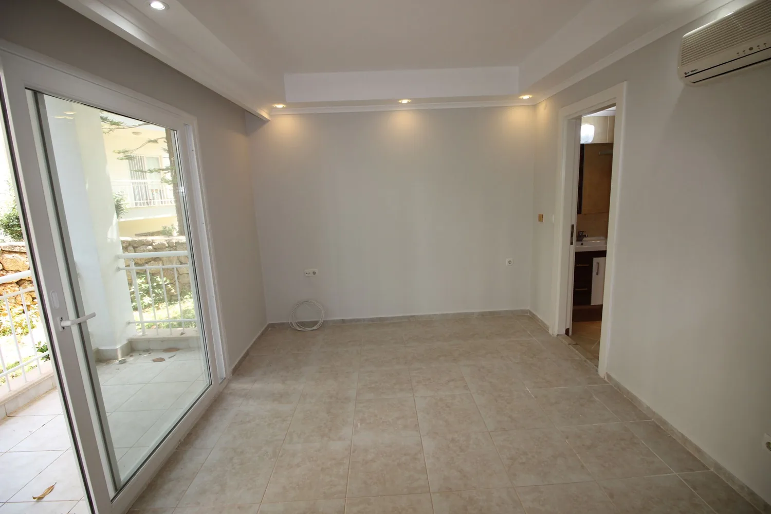 Apartment with Private Garden in the Lilian Heights Complex, Alanya Interior - 1