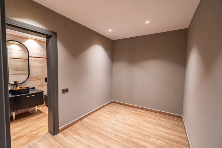 , Interior - 2