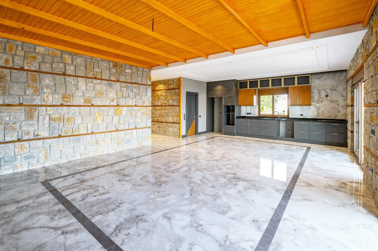 Вилла из камня с видом на море и частным бассейном в Аланье Interior - 2