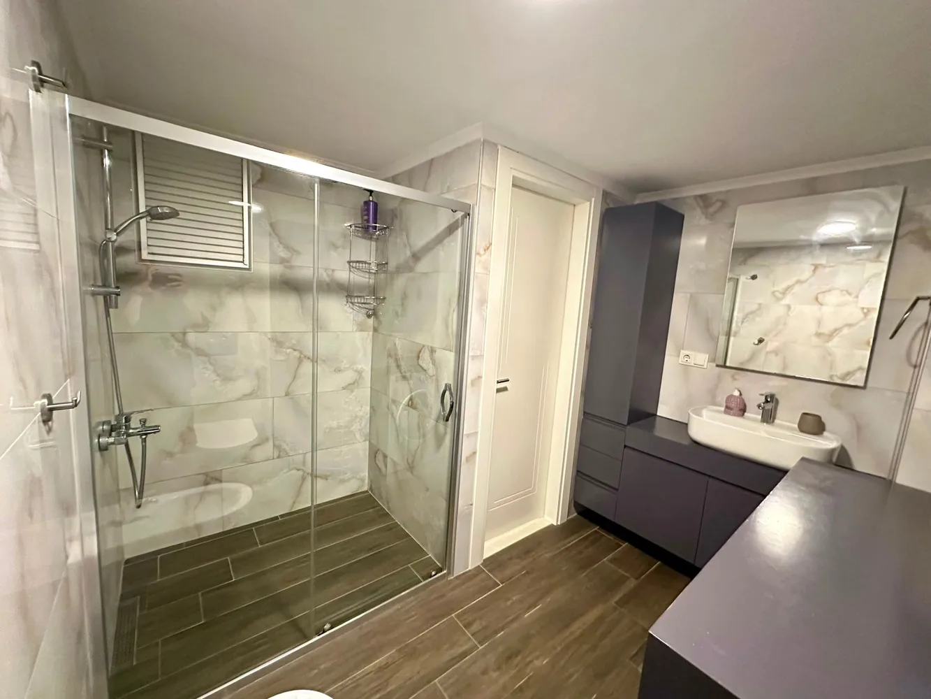 Роскошная квартира с мебелью на продажу у моря в центре Аланьи Interior - 14