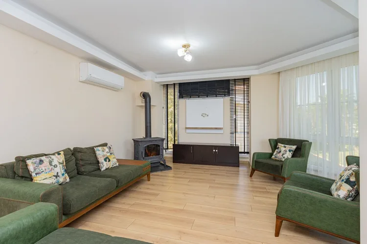 Golf Village, Interior - 2