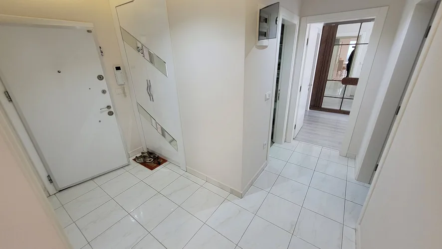 , Interior - 4