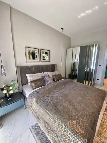 , Interior - 4
