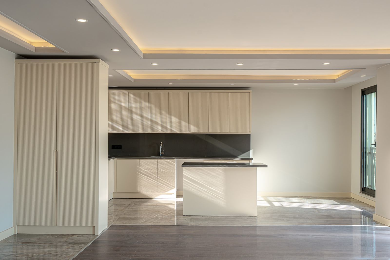 Royal Tower Residence - Посмотреть объект недвижимости