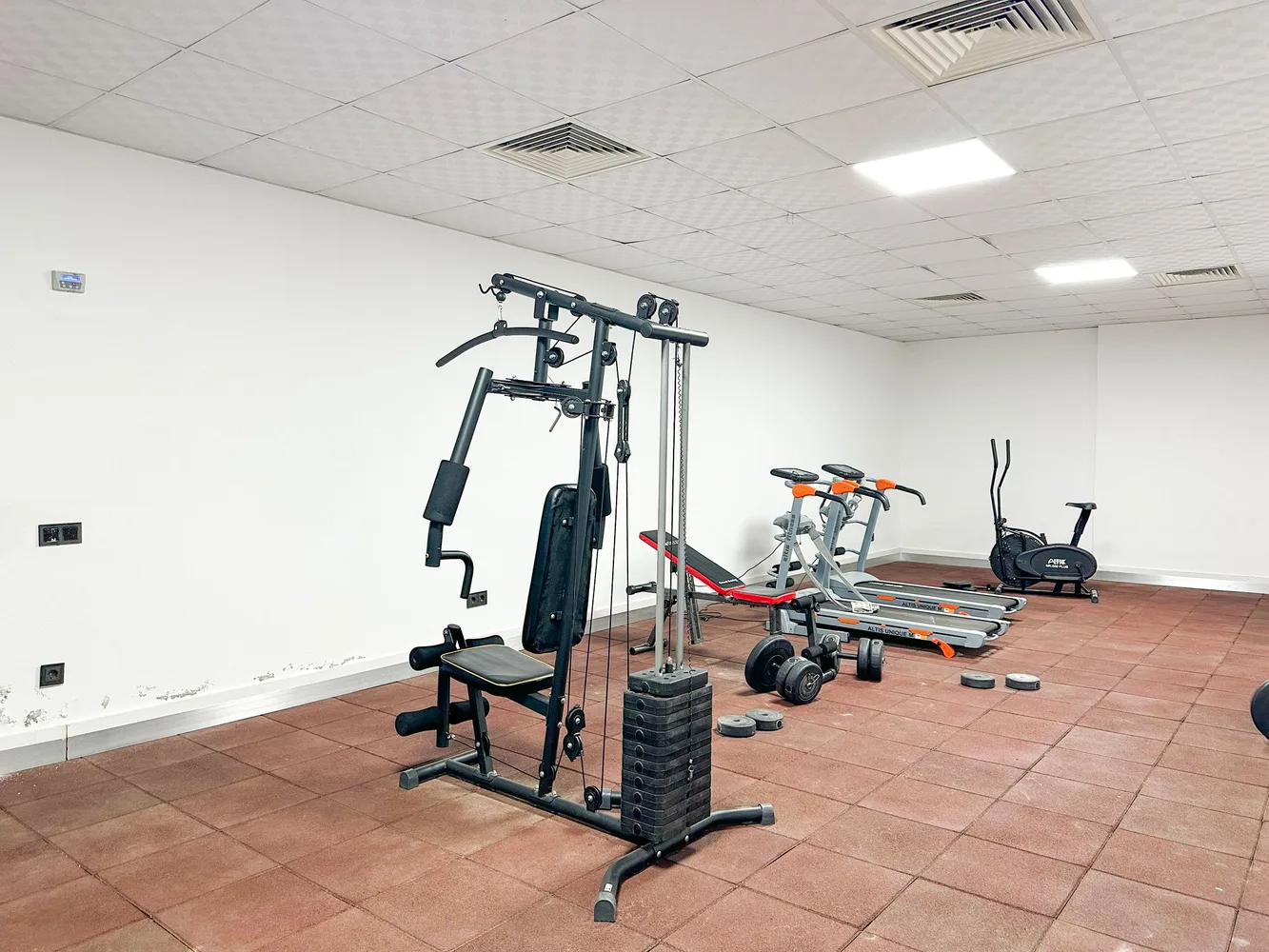 Oba Diamond Residence Facilities - 16
