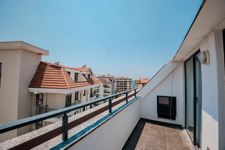 , Exterior - 4