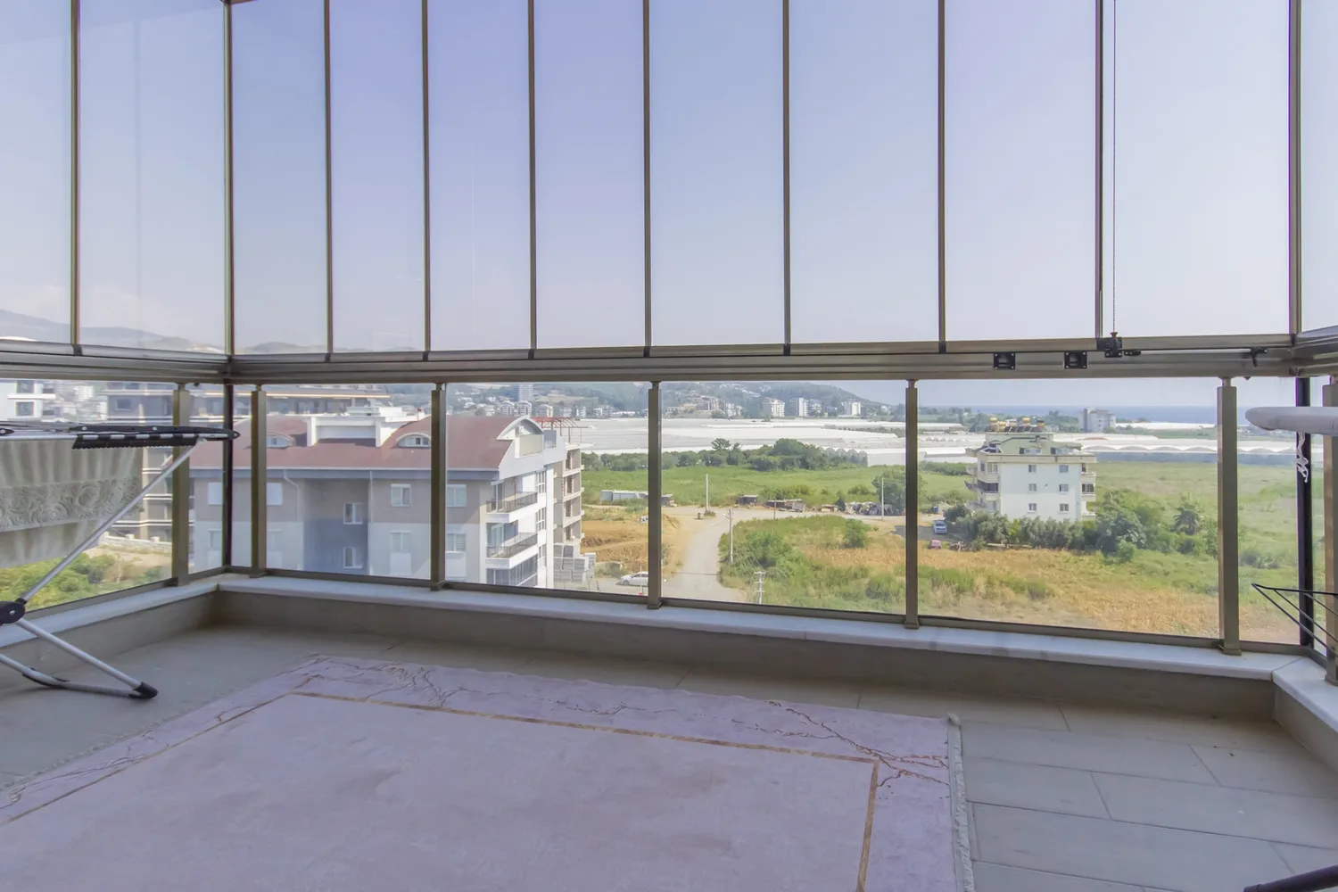 Yellow Residence Interior - 28