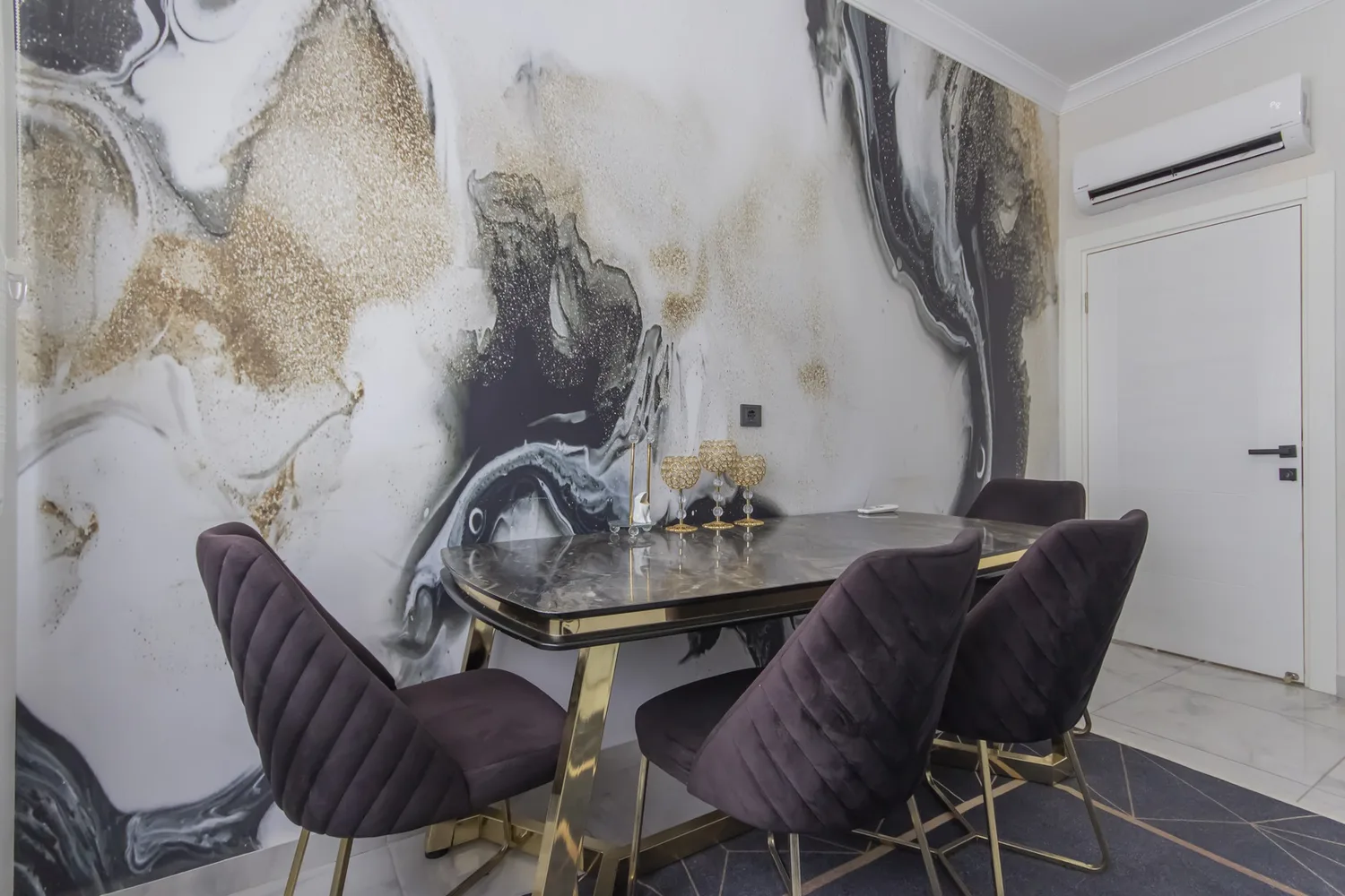 Yellow Residence Interior - 8