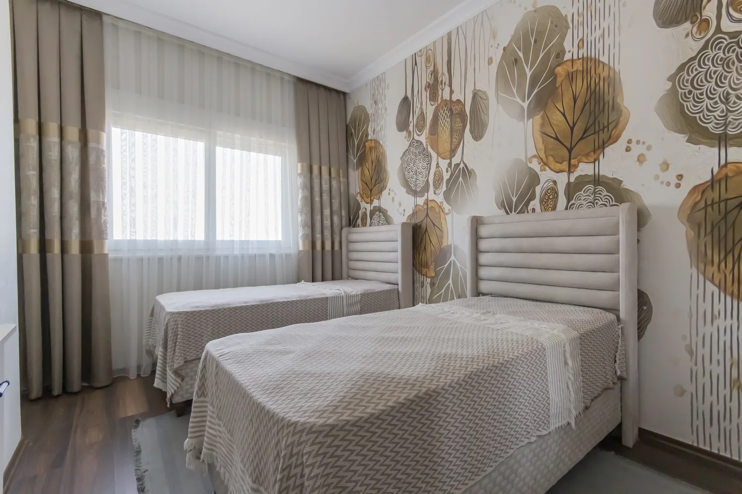 Yellow Residence Interior - 14