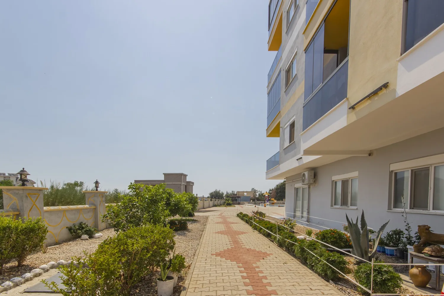 Yellow Residence Exterior - 34