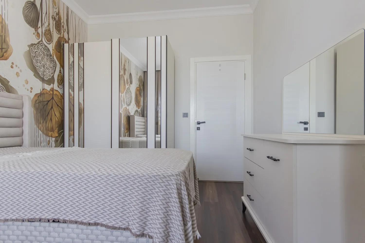 Yellow Residence Interior - 19