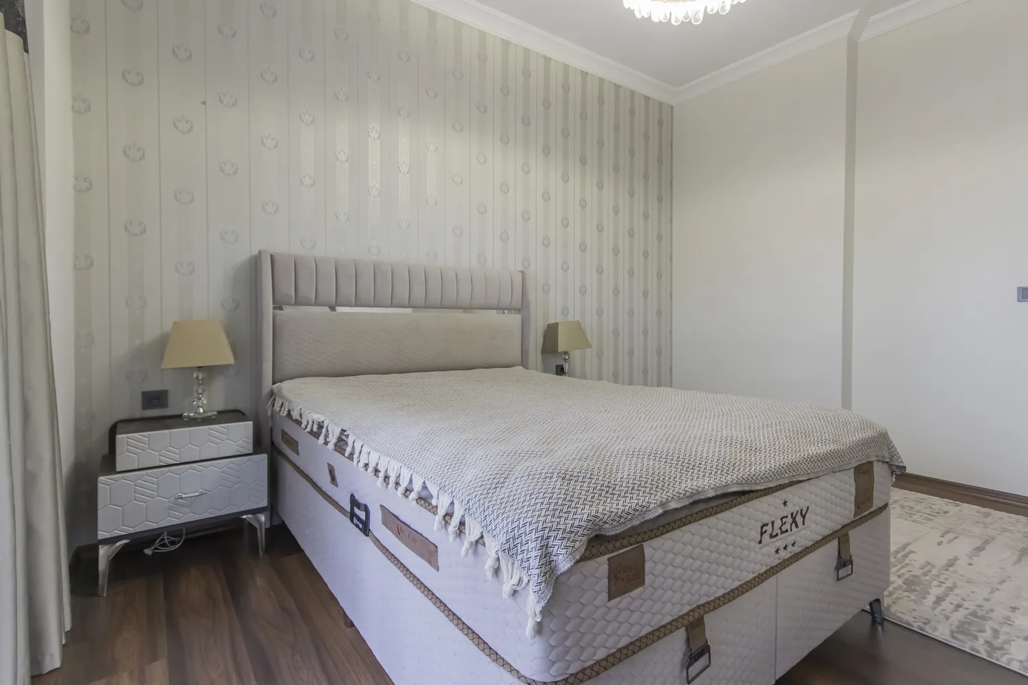 Yellow Residence Interior - 20
