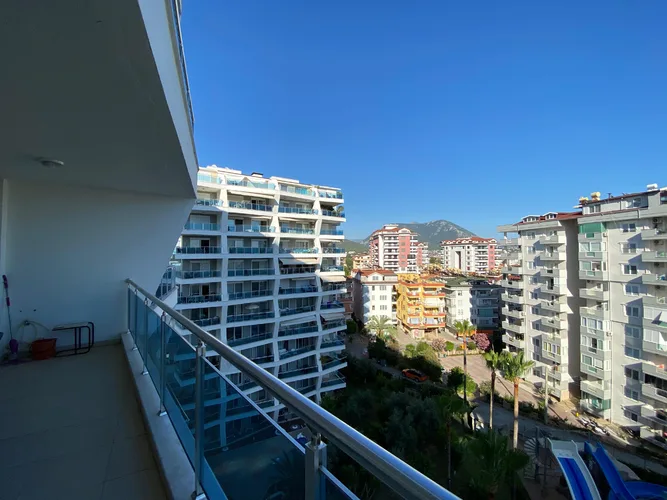CRYSTAL GARDEN B-40, Exterior - 3
