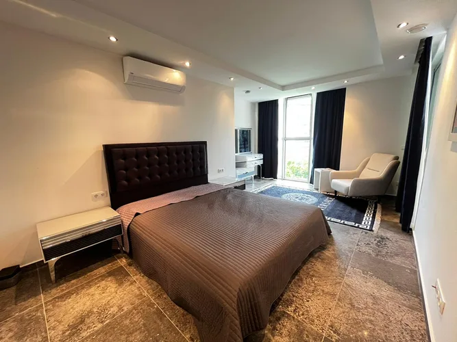, Interior - 3