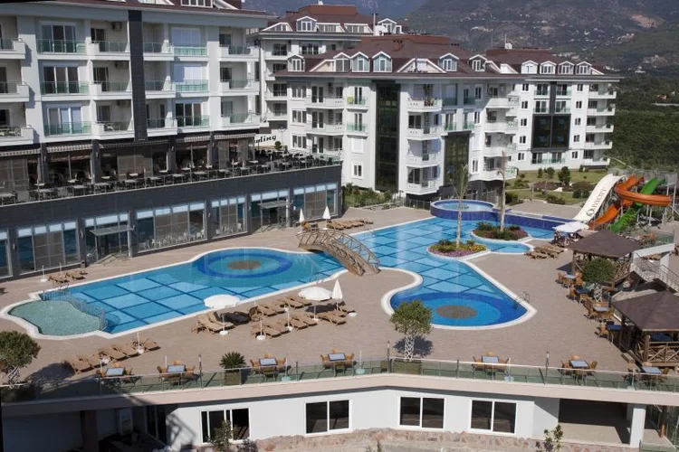 Olive City, Exterior - 1
