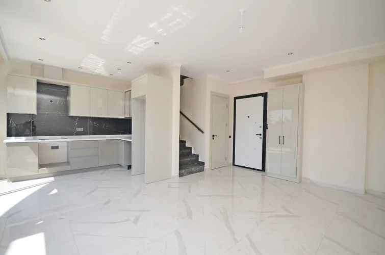 Kavi Skyland, Interior - 3