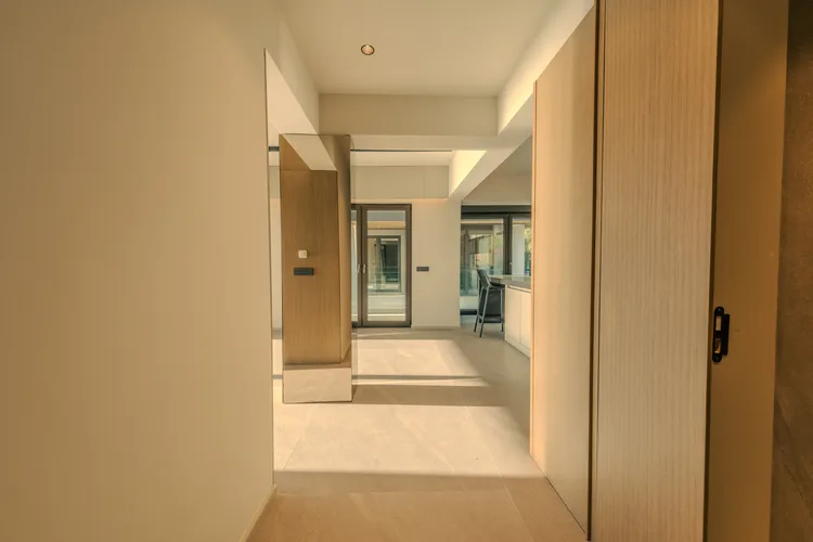 , Interior - 1