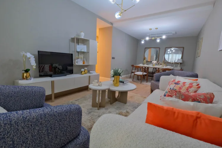 , Interior - 1