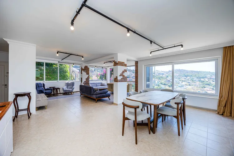 SEA VIEW 1, Interior - 3