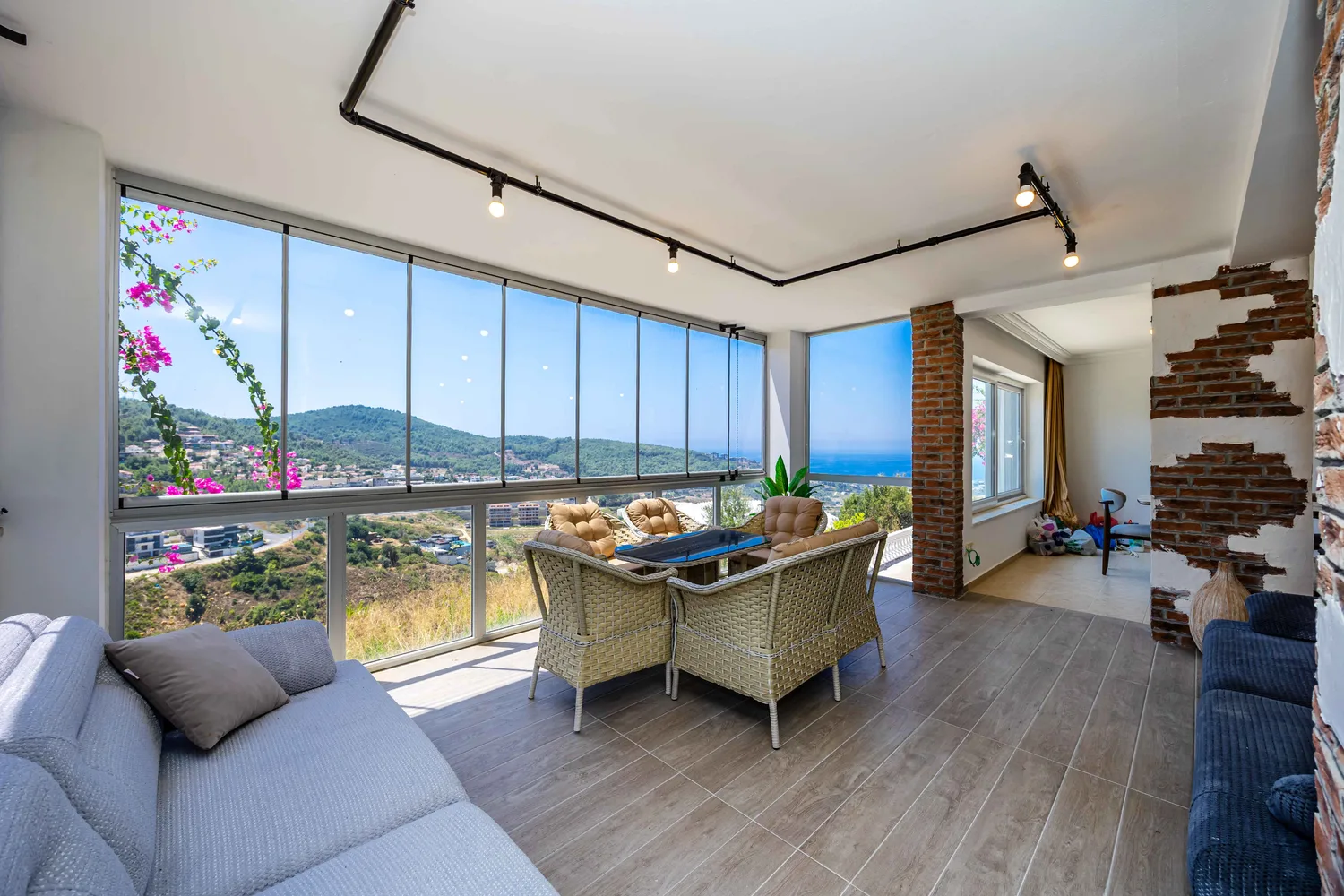 SEA VIEW 1 Interior - 8