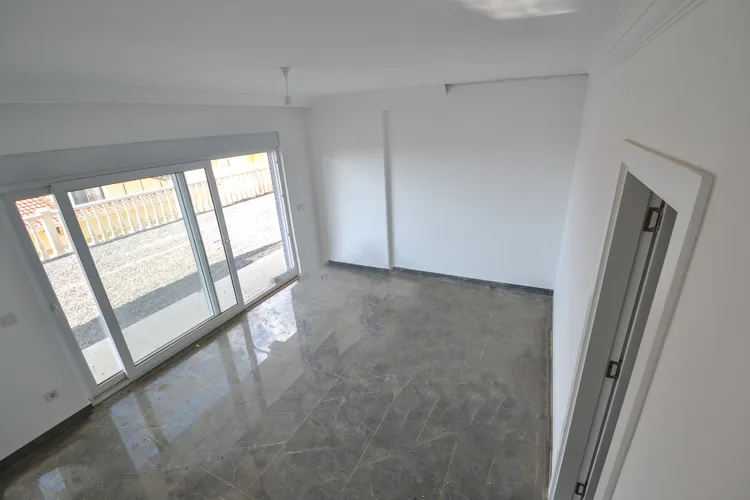 , Interior - 4