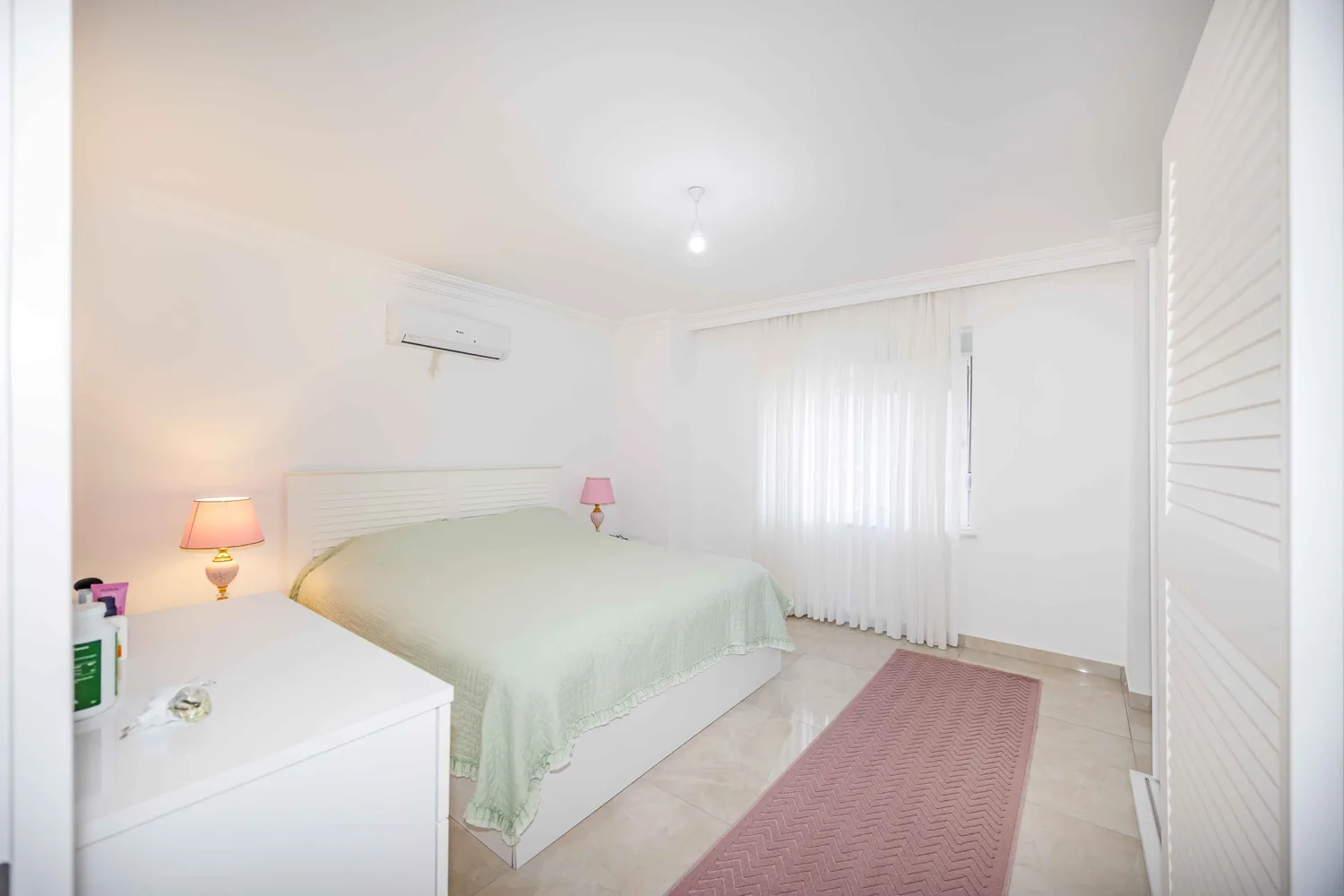 SEA VIEW 3 Interior - 10