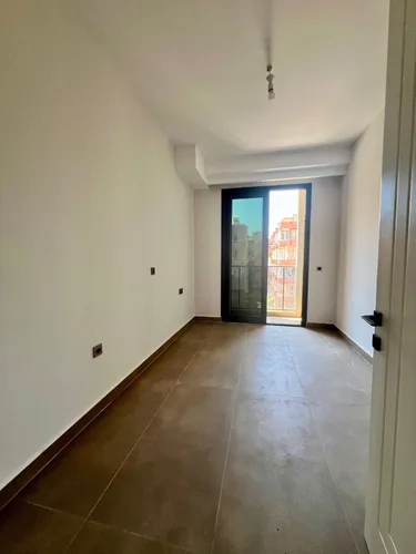 , Interior - 4