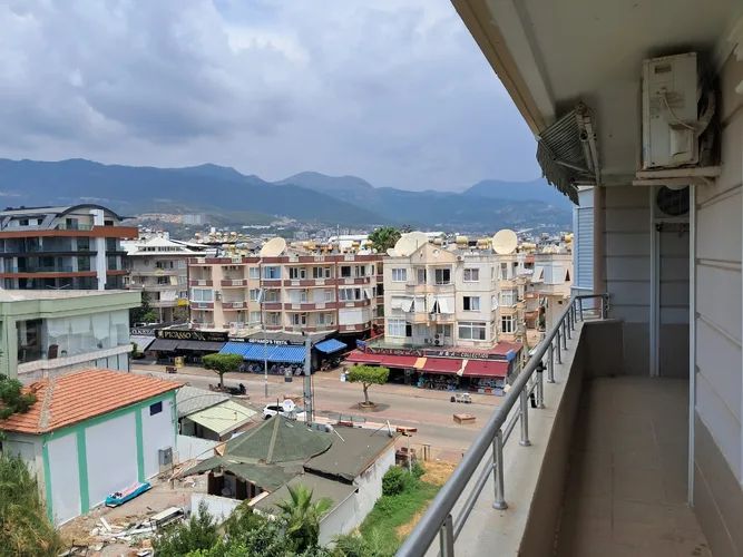 Özgür Apartmanı, Exterior - 4