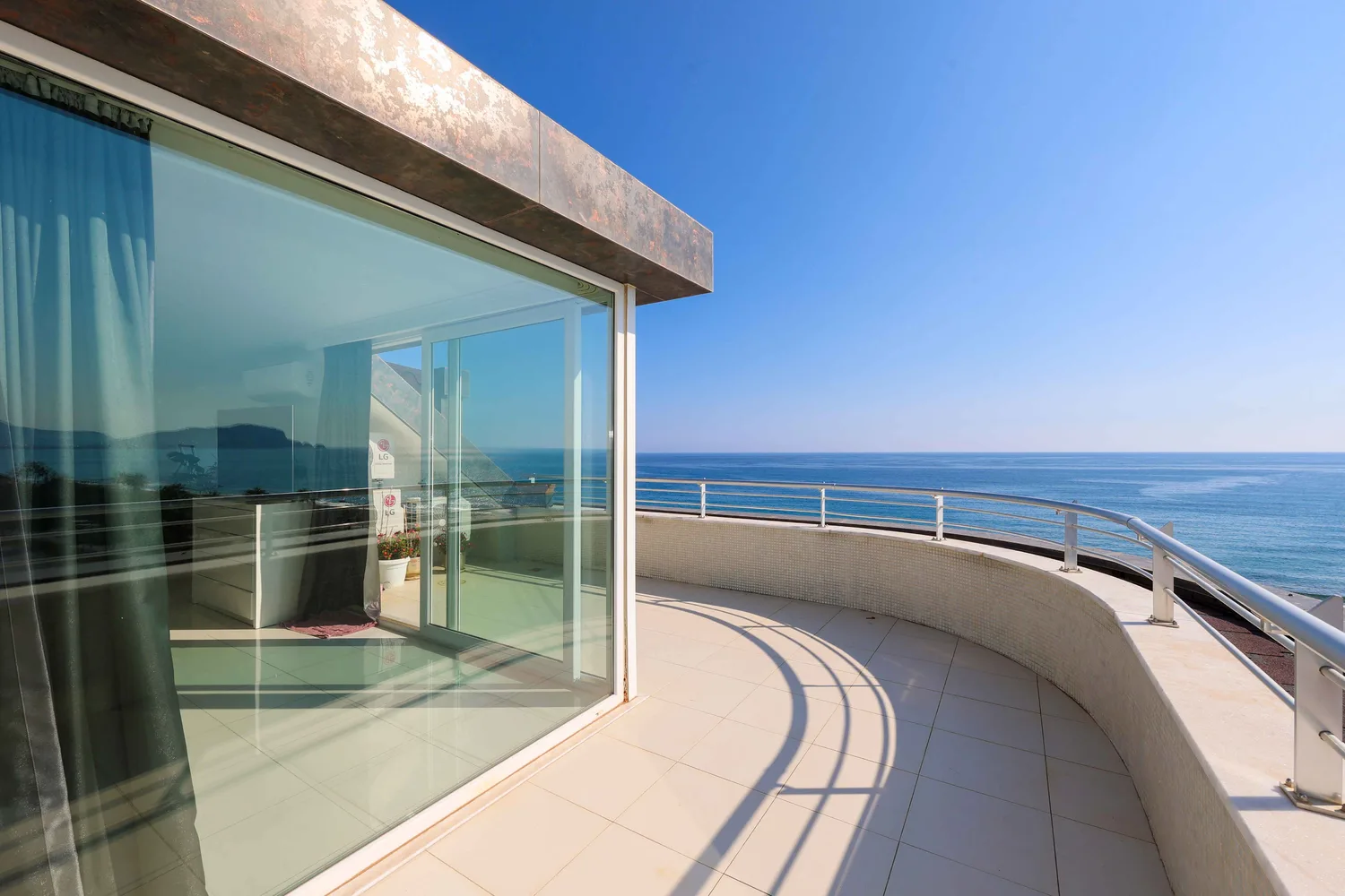 Moda Marine Exterior - 16