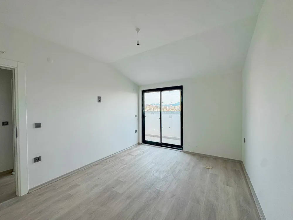 BEST LIFE 11 Interior - 6
