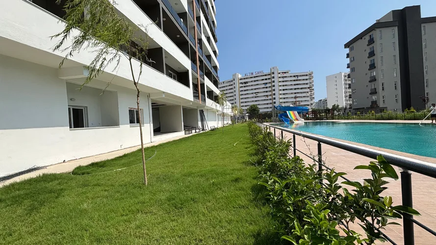 , Exterior - 3