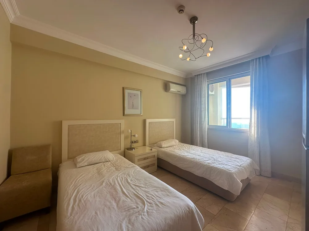 GOLD CITY Interior - 6