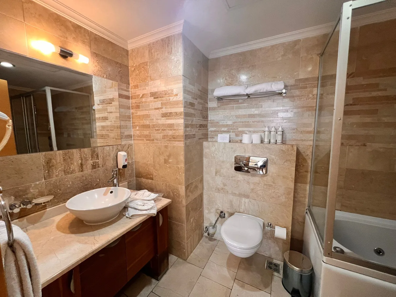 GOLD CITY  Interior - 22