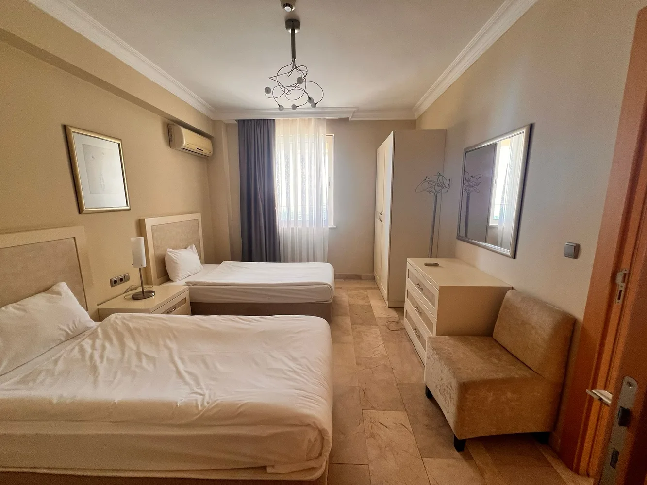 GOLD CITY  Interior - 17